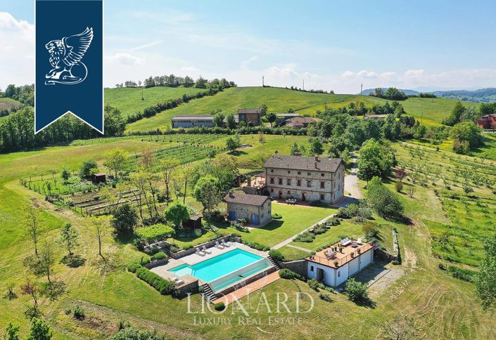 Image No.7-10 Bed Villa for sale