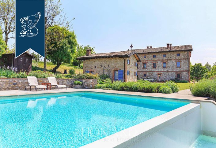 Image No.8-10 Bed Villa for sale