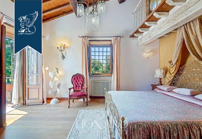 Image No.12-2 Bed Villa for sale