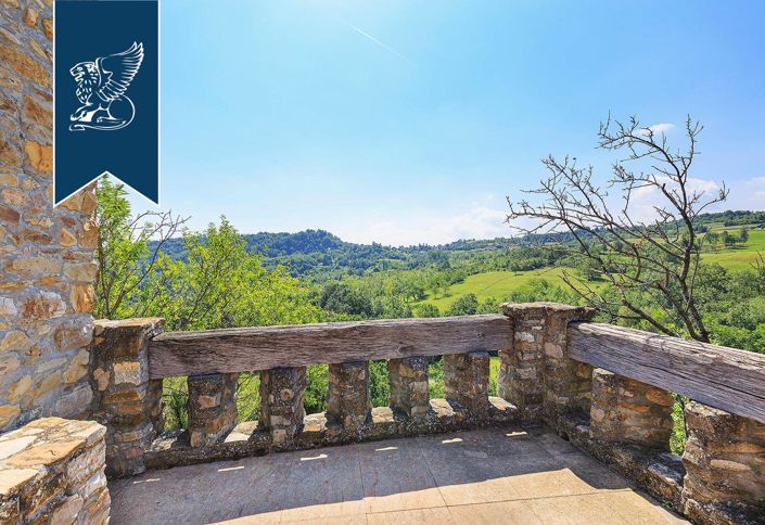 Image No.51-10 Bed Property for sale