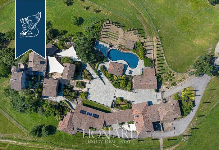 Image No.55-10 Bed Property for sale