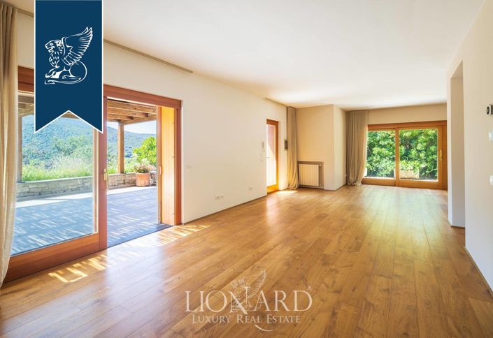 Image No.10-5 Bed Villa for sale