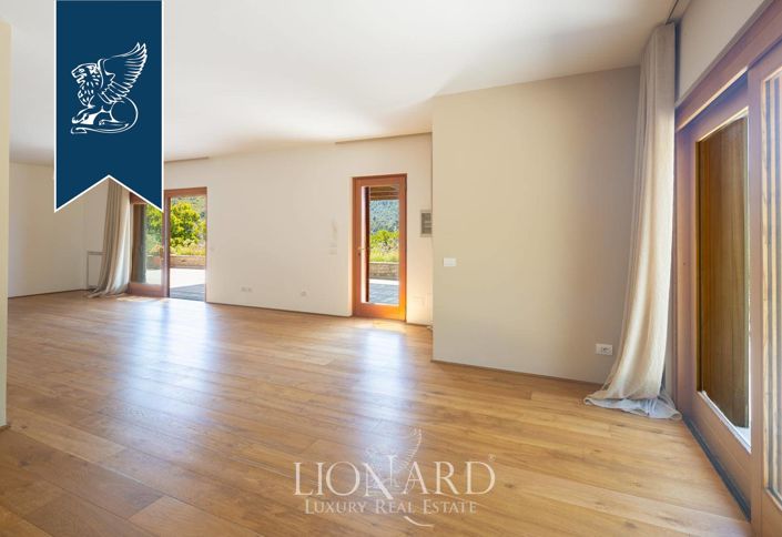 Image No.12-5 Bed Villa for sale