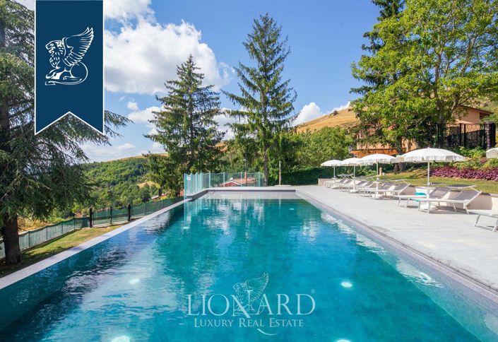 Image No.8-7 Bed Villa for sale