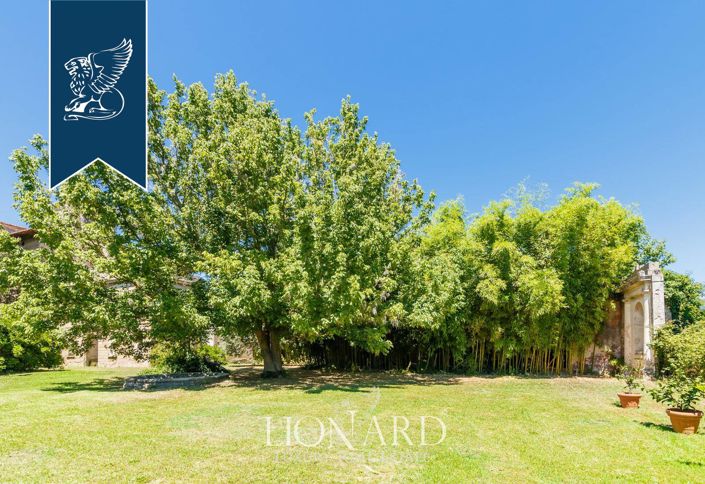 Image No.10-25 Bed Villa for sale