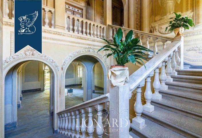 Image No.13-25 Bed Villa for sale