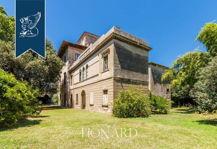 Image No.7-25 Bed Villa for sale