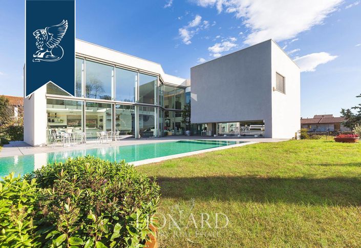 Image No.2-5 Bed Villa for sale