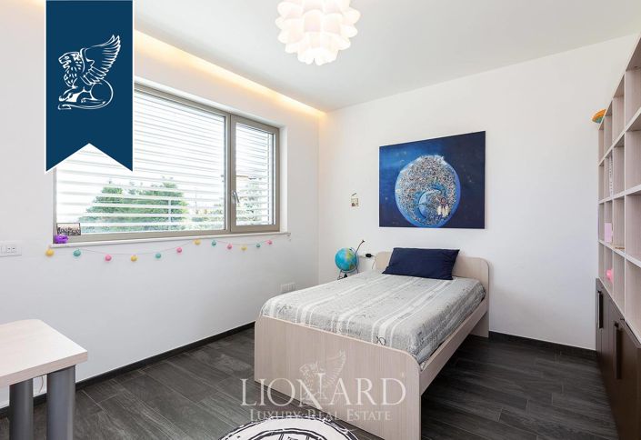 Image No.31-5 Bed Villa for sale