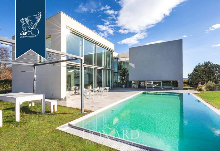 Image No.5-5 Bed Villa for sale