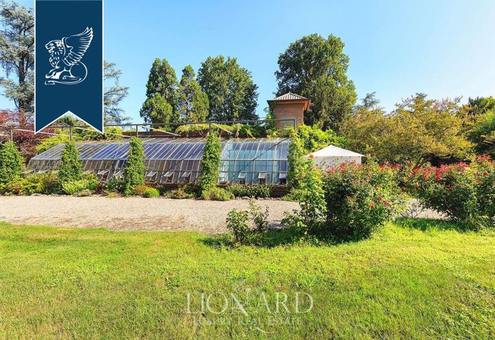 Image No.17-20 Bed Villa for sale