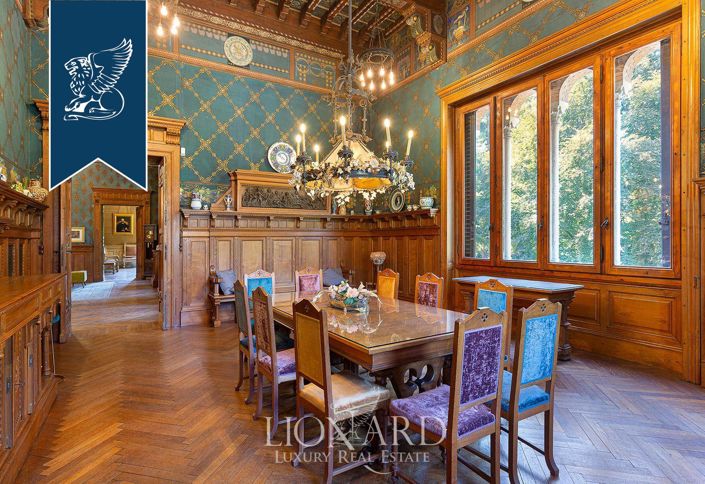 Image No.30-20 Bed Villa for sale