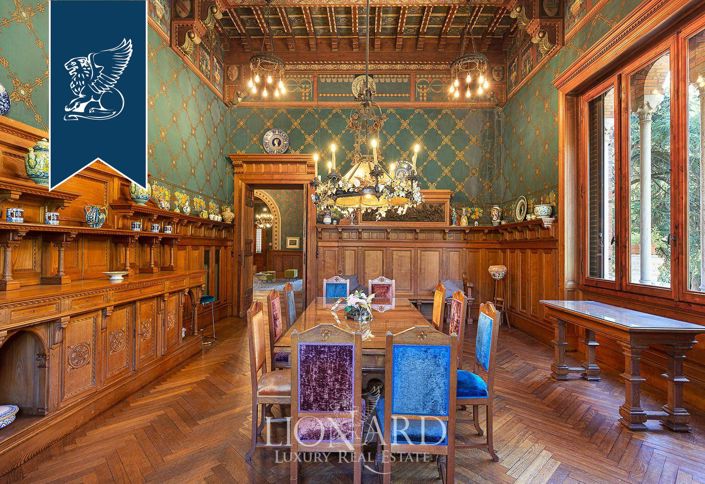 Image No.31-20 Bed Villa for sale