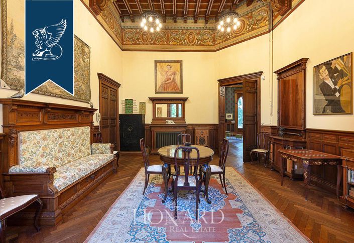 Image No.37-20 Bed Villa for sale