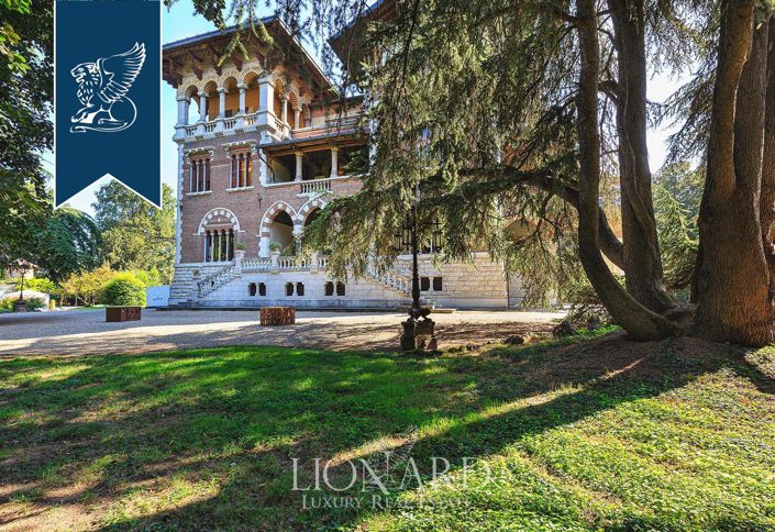 Image No.4-20 Bed Villa for sale