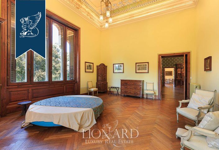 Image No.41-20 Bed Villa for sale