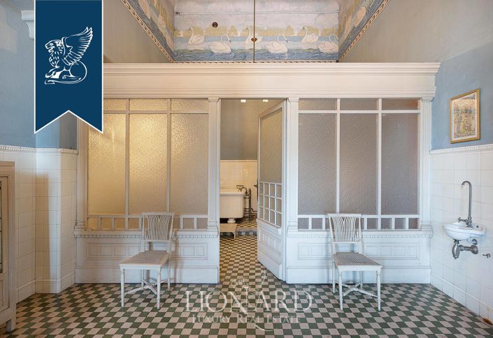 Image No.42-20 Bed Villa for sale