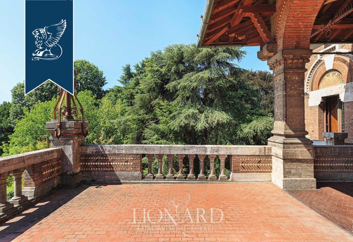 Image No.43-20 Bed Villa for sale