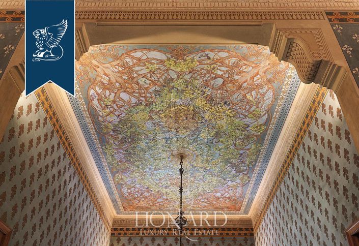 Image No.47-20 Bed Villa for sale