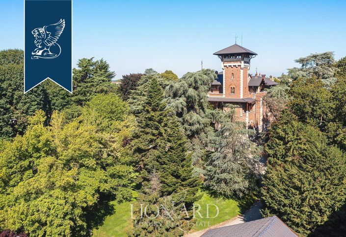 Image No.53-20 Bed Villa for sale