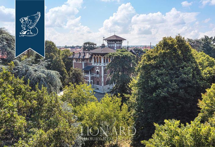 Image No.59-20 Bed Villa for sale