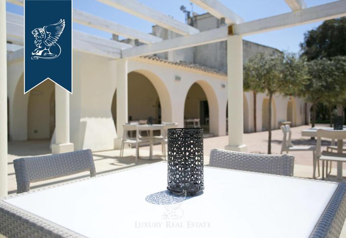 Image No.13-102 Bed Hotel for sale