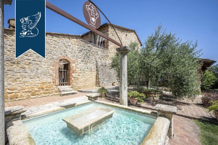 Image No.9-10 Bed Farmhouse for sale