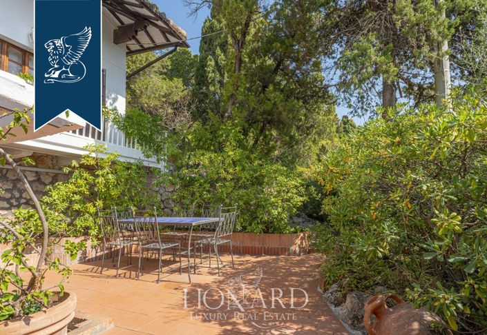 Image No.10-5 Bed Villa for sale