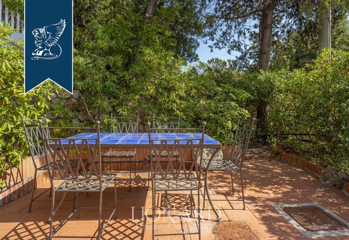 Image No.5-5 Bed Villa for sale