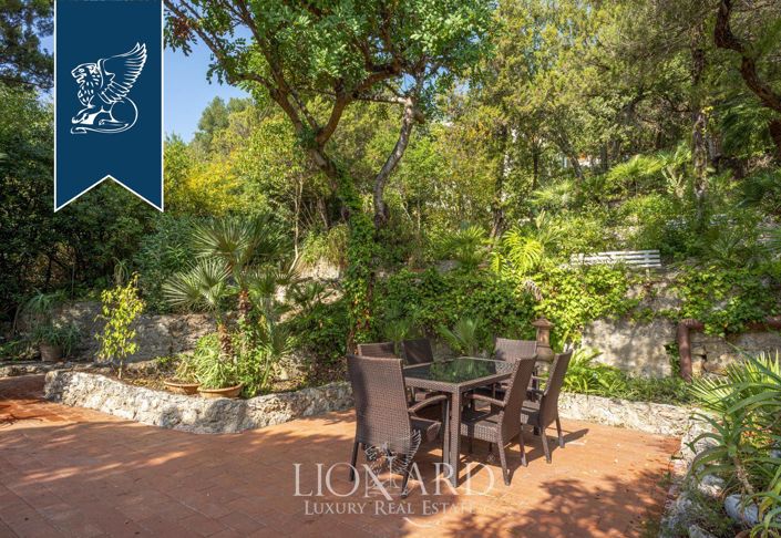 Image No.8-5 Bed Villa for sale