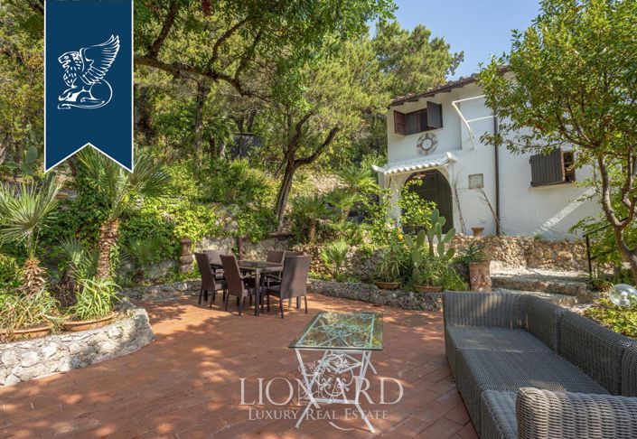 Image No.9-5 Bed Villa for sale