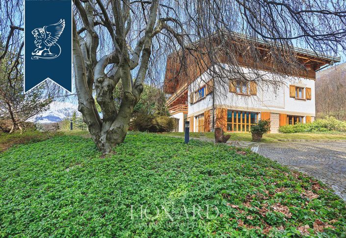 Image No.16-8 Bed Villa for sale