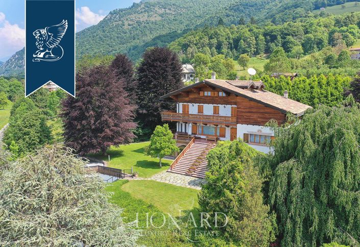 Image No.2-8 Bed Villa for sale