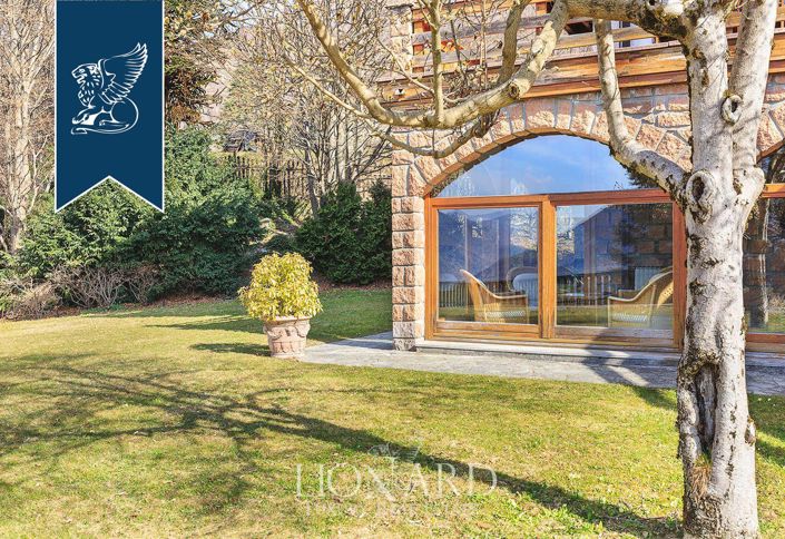 Image No.20-8 Bed Villa for sale