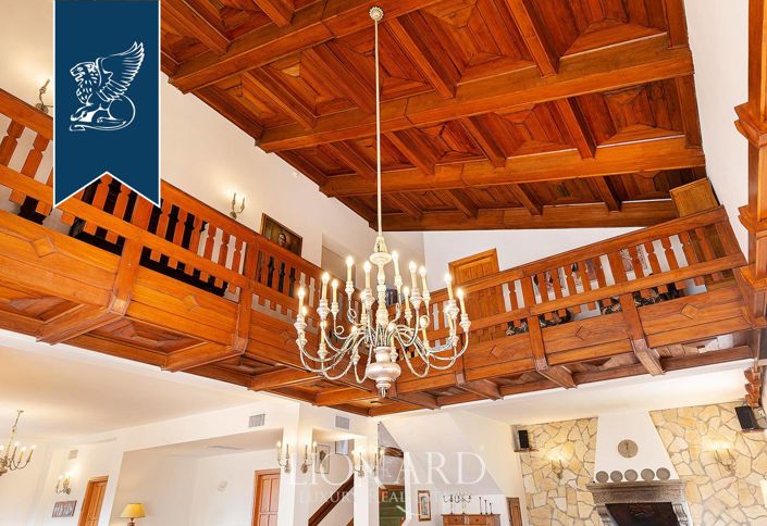 Image No.49-8 Bed Villa for sale