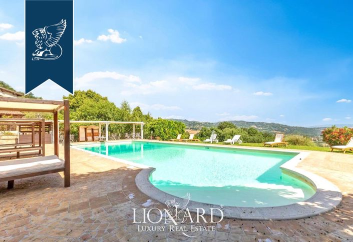 Image No.10-13 Bed Villa for sale