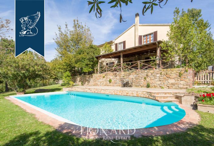 Image No.1-6 Bed Farmhouse for sale