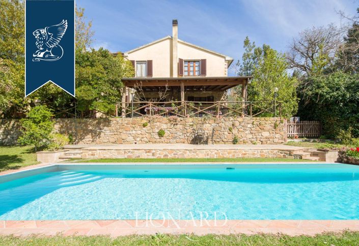 Image No.2-6 Bed Farmhouse for sale