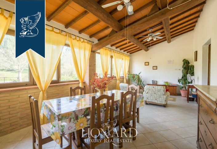 Image No.23-6 Bed Farmhouse for sale