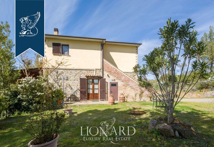 Image No.8-6 Bed Farmhouse for sale