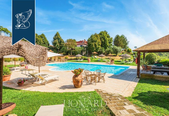 Image No.12-20 Bed Farmhouse for sale