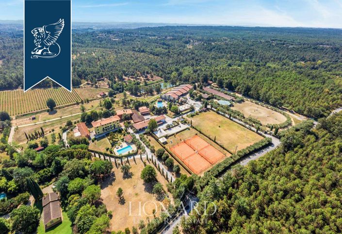 Image No.3-20 Bed Farmhouse for sale