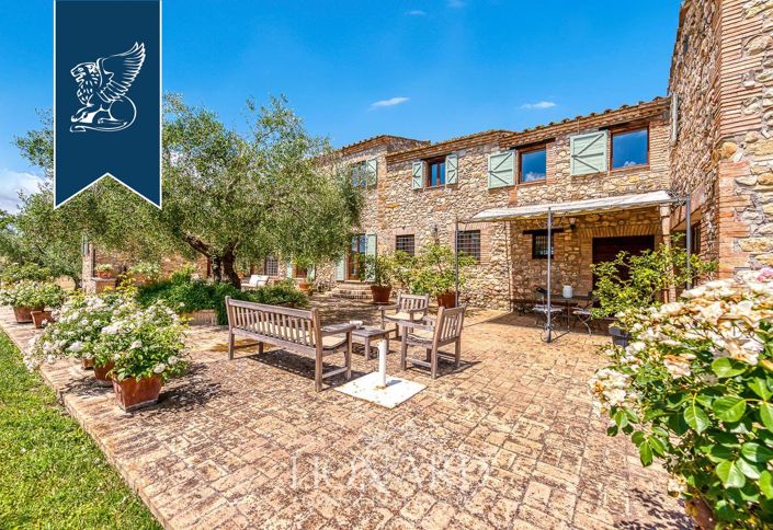 Image No.10-8 Bed Country House for sale