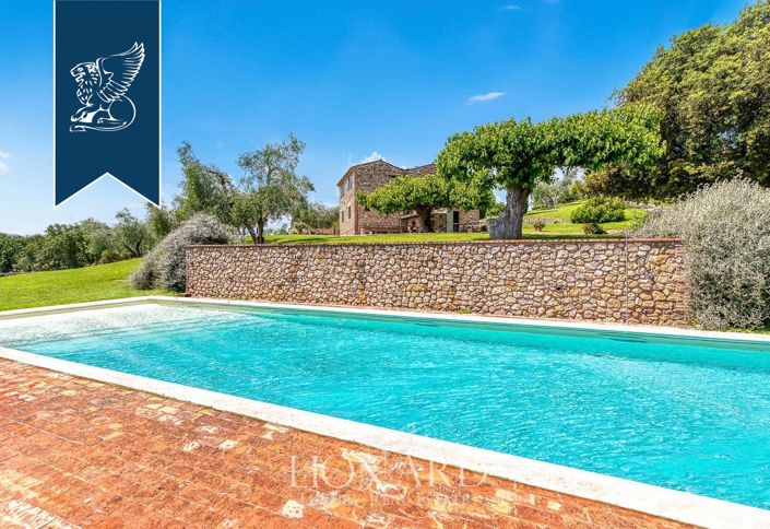 Image No.5-8 Bed Country House for sale