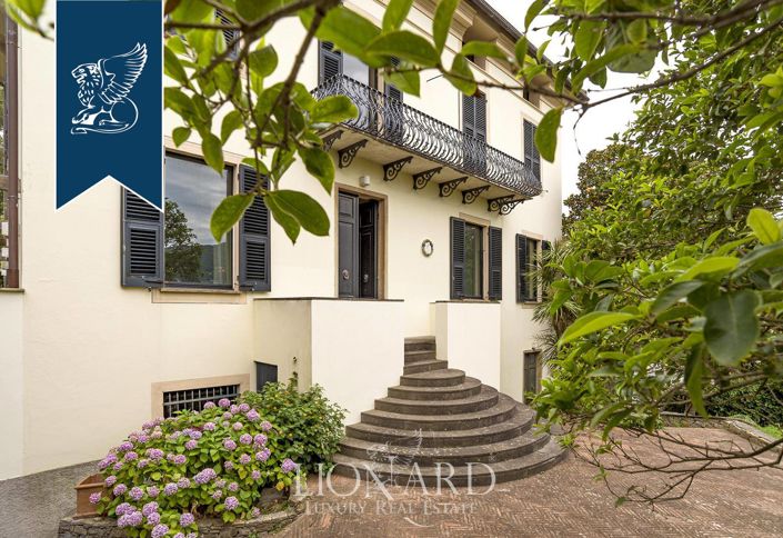 Image No.12-8 Bed Villa for sale