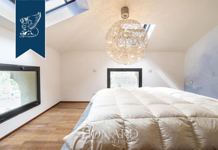 Image No.33-8 Bed Villa for sale