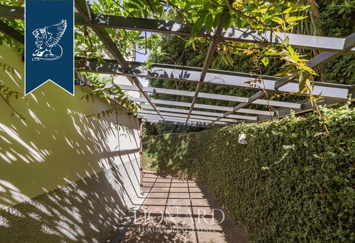 Image No.42-8 Bed Villa for sale