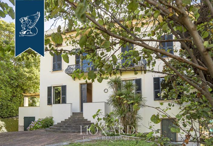 Image No.9-8 Bed Villa for sale