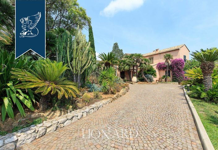 Image No.10-6 Bed Villa for sale