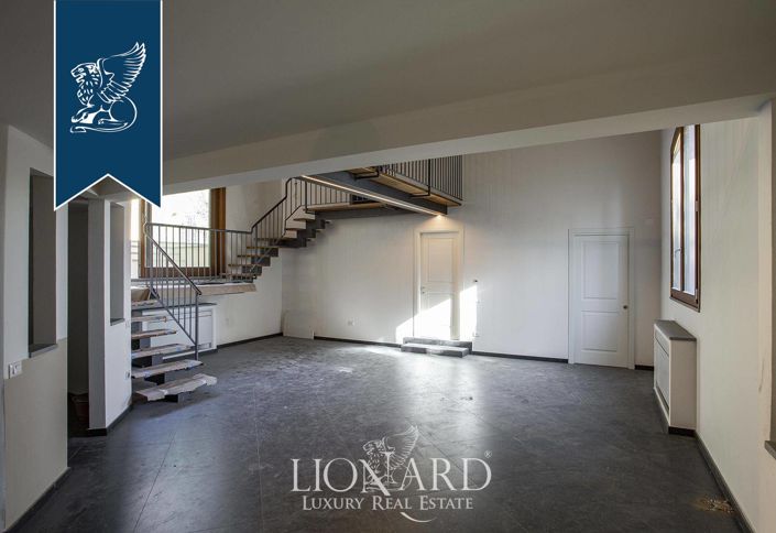 Image No.23-8 Bed Villa for sale